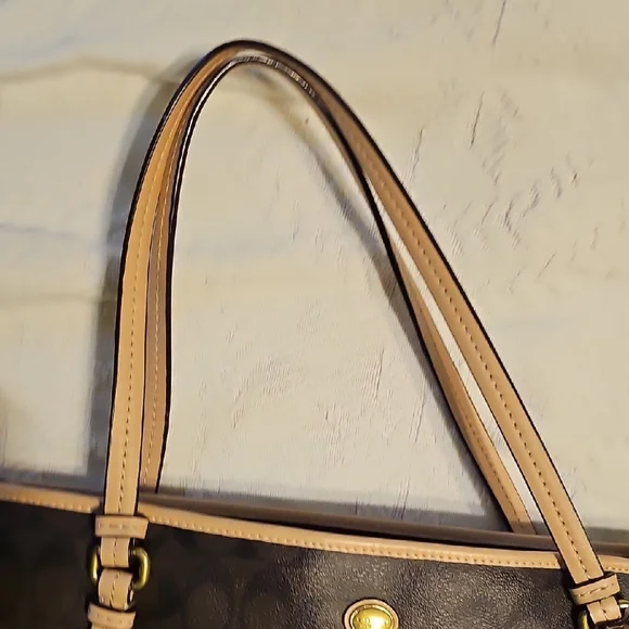 Coach Brown Tan Tote Bag PurseWomen Shoulder Barely Used 16 X 12 Signature